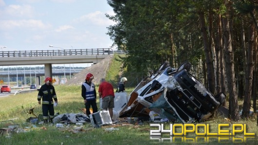 Kamper dachował na autostradzie A4