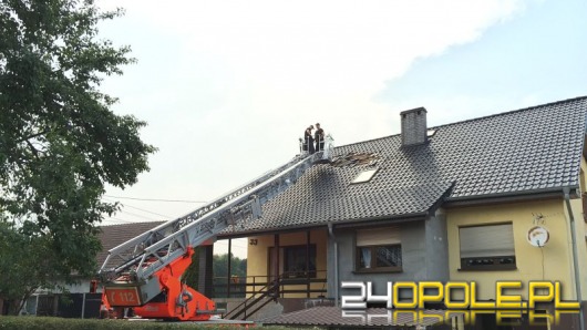 Podmuch wiatru uszkodził dach domu w Opolu-Bierkowicach