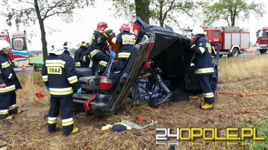 Poważny wypadek niedaleko Głogówka. W akcji śmigłowiec.