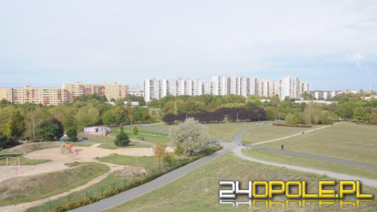 W parku na osiedlu AK będzie oświetlenie i monitoring