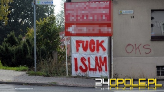 Obraźliwy wobec islamistów transparent zawisnął w Opolu