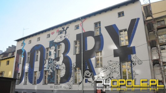 Ogromny mural przy ul. Sienkiewicza jest już gotowy