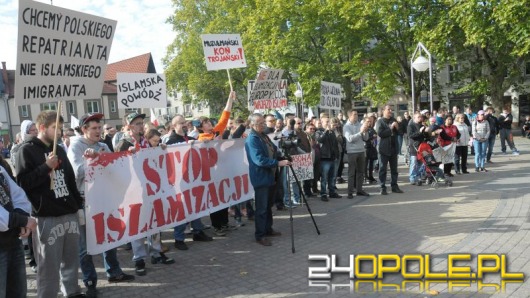 "Polska tylko dla Polaków". Manifestacja w Strzelcach Opolskich.