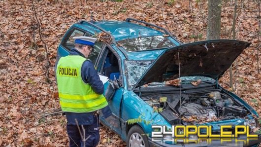 Kierowca opla zasnął za kierownicą i dachował