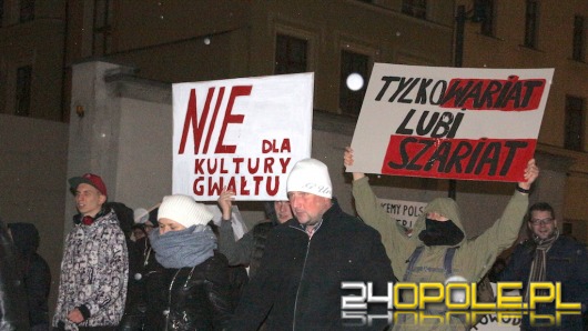 Opolanie protestowali przeciw "islamskiemu terroryzmowi"