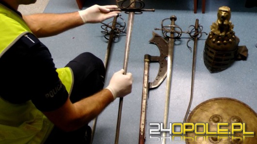 Szable, miecze i obrazy padły łupem złodziei
