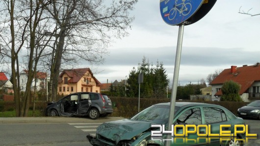 Ford i opel zderzyły się czołowo pod Nysą