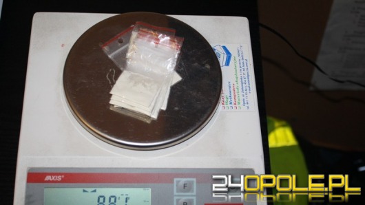 18-latek sprzedawał narkotyki w szkole. Został zatrzymany.