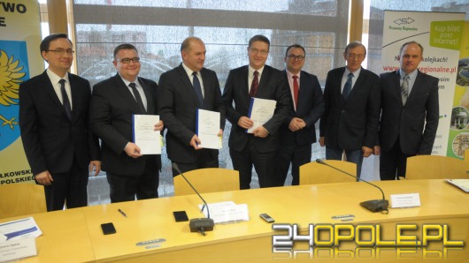 Samorząd województwa podpisał umowę z Przewozami Regionalnymi