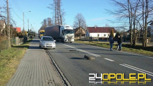 Ciężarówka i dwa auta osobowe zderzyły się w Grodźcu