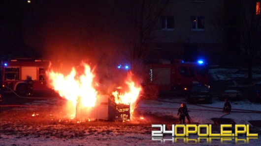 Spłonął kontener przy ul. Piotrkowskiej