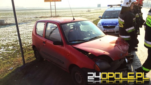 Zderzenie fiata i volkswagena. Jedna osoba w szpitalu.