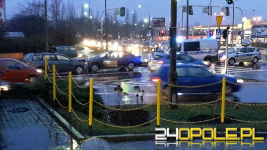 Pijany kierowca BMW wjechał pod prąd i uderzył w inne auto