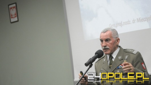 Gen. Bieniek o zagrożeniach dla światowego bezpieczeństwa