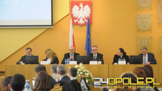Wiceminister rozmawiał dziś w Opolu o programie "Rodzina 500 plus" 