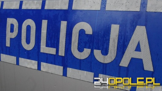 Znalazł kartę do bankomatu i wypłacił pieniądze. Potem oddał je policji.