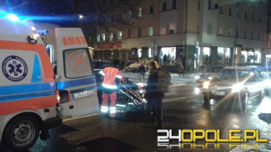 Kierowca forda potrącił pieszą na oznakowanym przejściu
