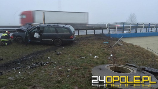 Wypadek na autostradzie, jedna osoba została ranna