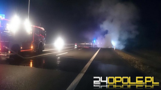 Ciągnik siodłowy spłonął na autostradzie A4