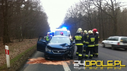 Wypadek podczas zawracania, dwie osoby ranne