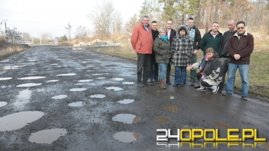 Czytelnicy alarmują: Tracimy klientów przez potężne dziury na ul. Zbożowej!