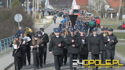 Tłumy ludzi żegnały tragicznie zmarłego Tomasza Drąga