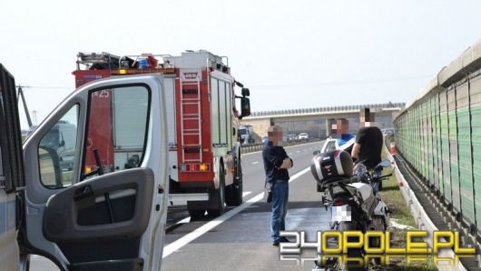  Wypadek na A4. Motocykl zderzył się z osobówką.