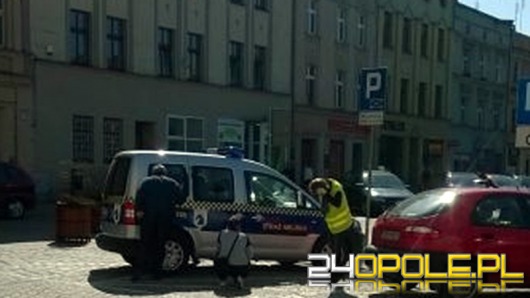Mężczyzna ostrzelał radiowóz straży miejskiej w Głuchołazach