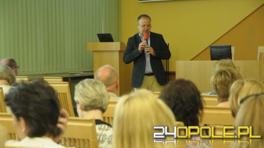 Politycy i służba zdrowia dyskutują nad rolą obowiązkowych szczepień