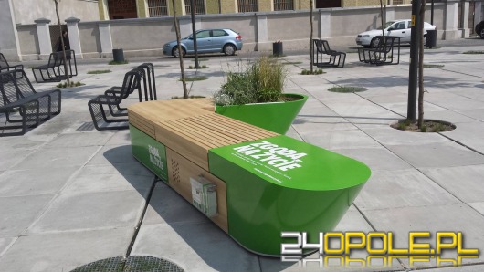 Na Małym Rynku stanęła mówiąca ławka