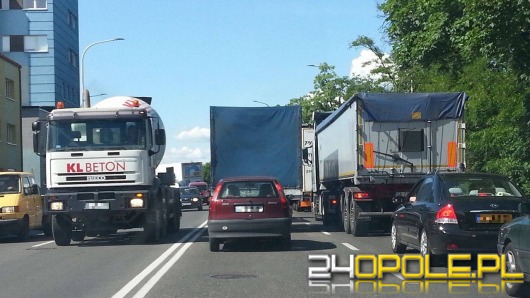 Wojewoda apeluje do kierowców: omijajcie dziś autostradę A4! 