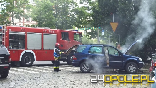 Pożar mercedesa przy ul. Piastowskiej