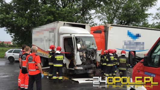 Groźny wypadek na skrzyżowaniu ulicy Krapkowickiej z Odrodzenia