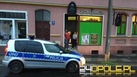 Napad na sklep Żabka w centrum Opola