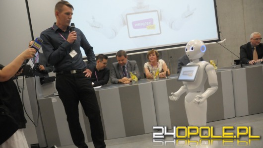 Humanoidalny robot pomoże ludziom w codziennych obowiązkach