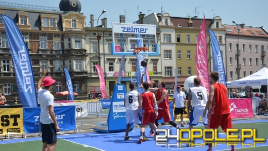 Plac Kopernika areną zmagań koszykarzy