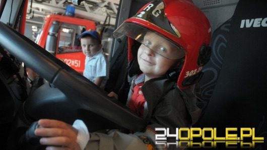 Opolscy strażacy spełnili marzenie 6-letniego Markusa chorego na raka