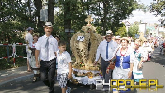 Rolnicy dziękowali za plony. Ujazd gospodarzem tegorocznych dożynek wojewódzkich.