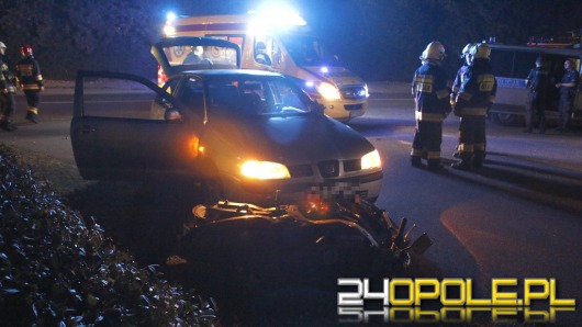 Wypadek na ulicy Ozimskiej. Motocyklista wyprzedzał ciąg aut.