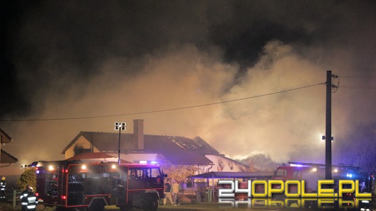 11 zastępów straży gasi pożar w Antoniowie