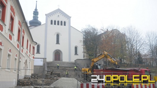 Ruszył remont schodów przy ul. św. Wojciecha