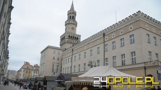 Na opolskim rynku trwa już Jarmark Bożonarodzeniowy 