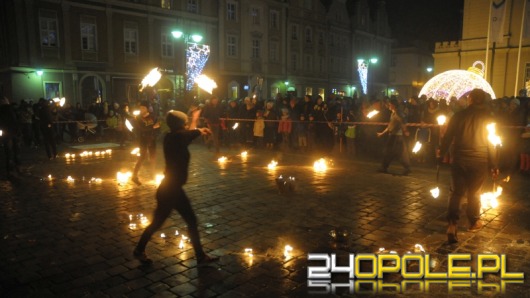 Świetlna osiemsetka, czyli jubileuszowy flash mob na opolskim rynku