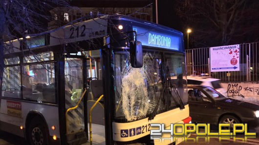 Autobus potrącił nastolatka na przejściu dla pieszych