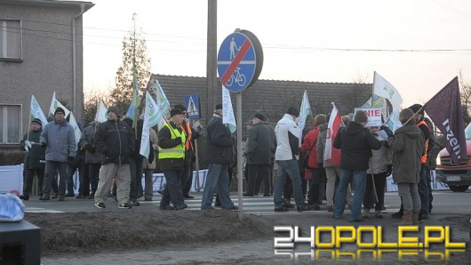 Blokada drogi w Czarnowąsach zakończona. "Czas na głodówkę".