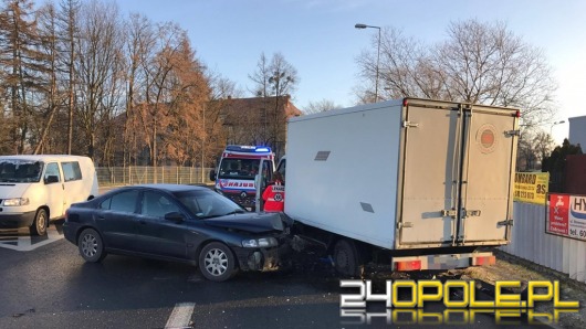 Wypadek na ul. Niemodlińskiej, jedna osoba ranna