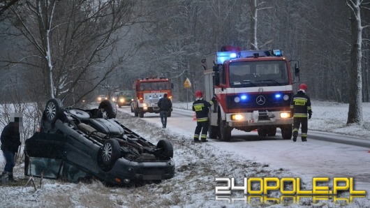 Uwaga - ślisko! Dwa wypadki pod Krasną Górą.