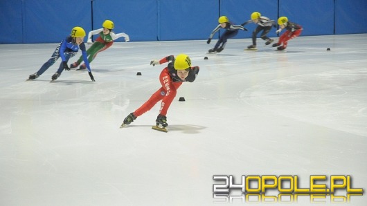 Ponad 200 zawodników rywalizuje na lodowisku Toropol