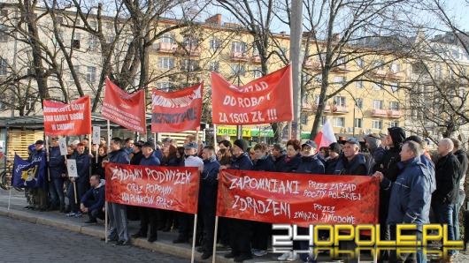 Listonosze żądają większych wypłat i poprawy warunków pracy