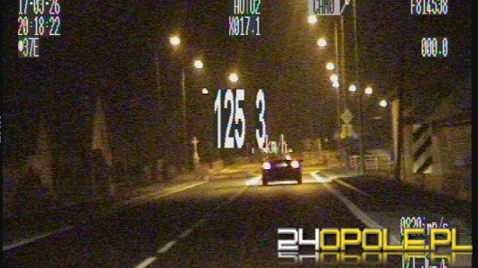 Pirat drogowy pędził 125 km/h w terenie zabudowanym